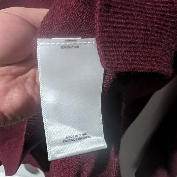 Express | Deep V Contrasting Sweater In Red/Burgundy - Picture 8 of 12